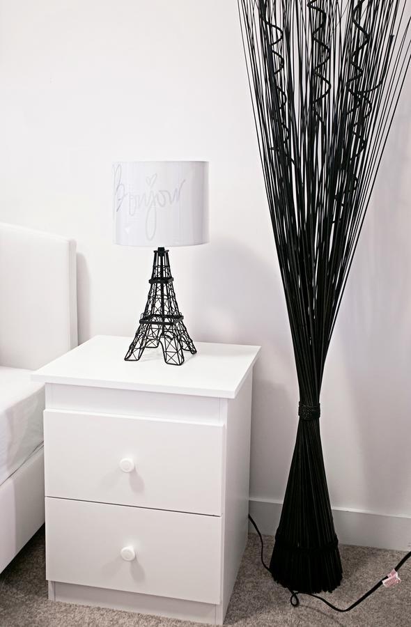 Royal Stays Condominiums - Upscale Downtown Suites Торонто Екстериор снимка